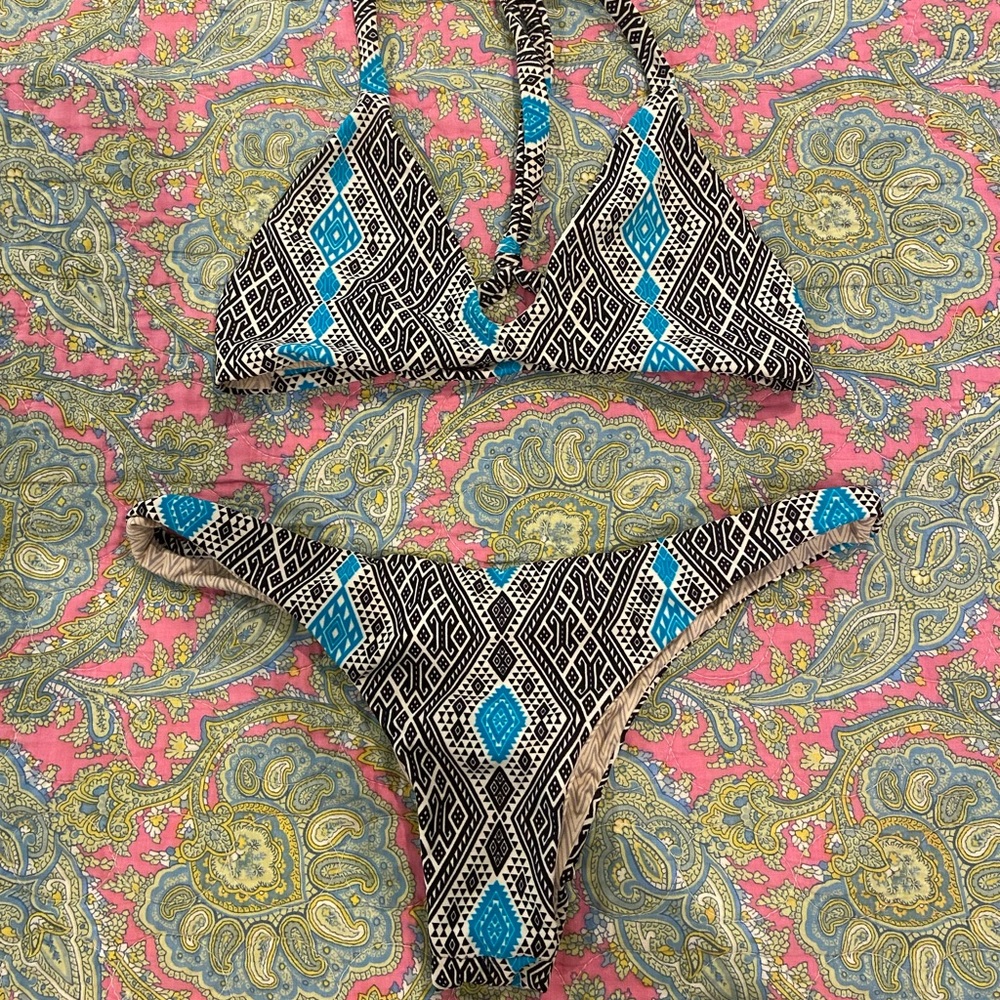 Acacia Thai set! M yelapa top and L axel bottoms!